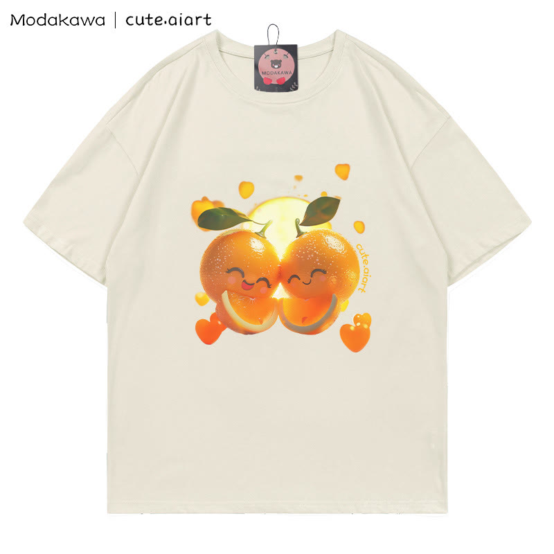T-Shirt mit dem Aufdruck „Zwei kuschelnde Orangen“ - Beige - 5XL - image 1