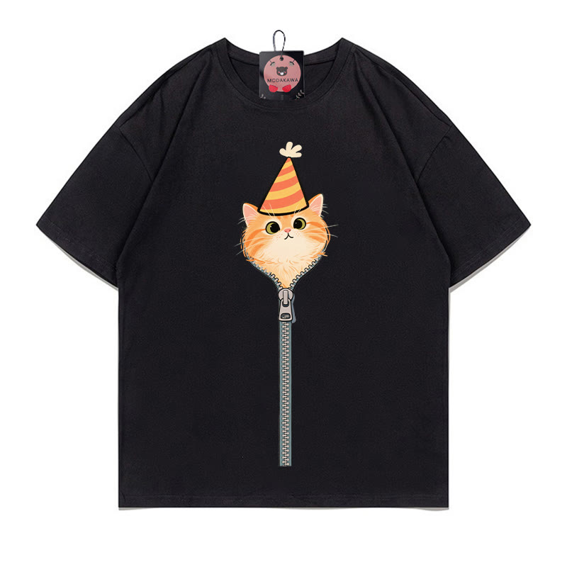 Modakawa T-Shirt aus 100% Baumwolle mit Katzenmotiv und Reißverschluss. - Black - 5XL - image 1