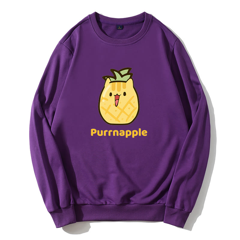 PURRNAPPLE Sweatshirt mit Rundkragen und „Purr Pineapple“-Grafik - Lila - 5XL - image 1