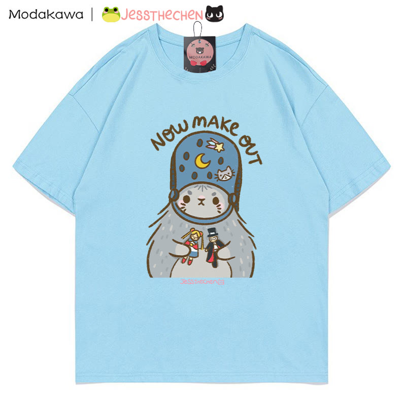 T-Shirt mit Grafik „Quirky Kitty With Toys“ - Blau - 5XL - image 2