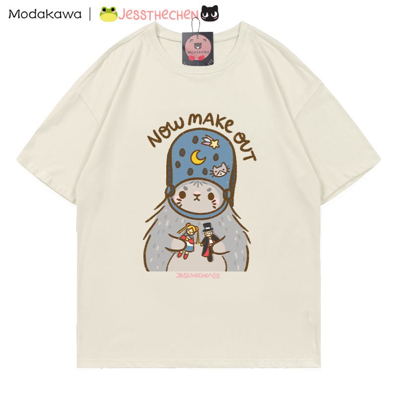 T-Shirt mit Grafik „Quirky Kitty With Toys“ - Beige - 5XL - image 1