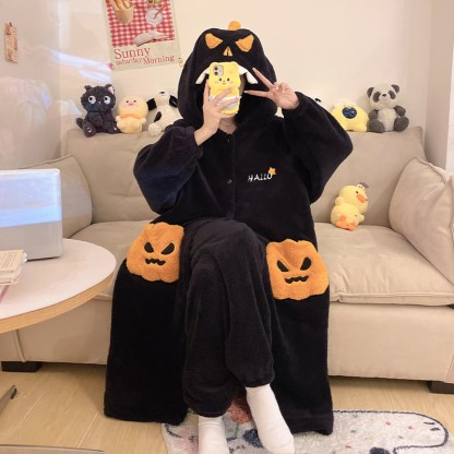 Halloween-Pyjama-Set mit Kapuze und Kürbis-Plüsch - image 3