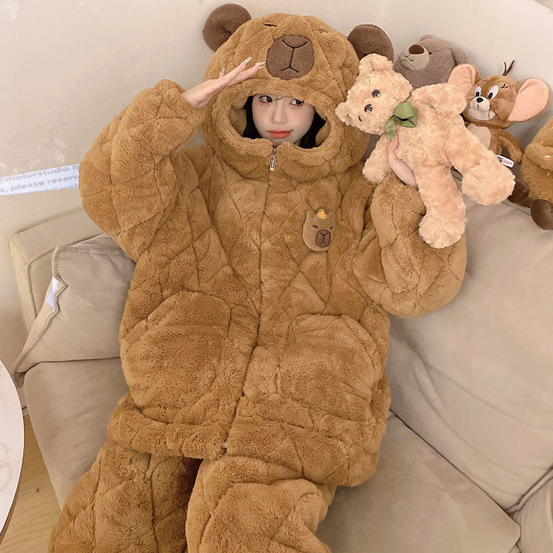 Capybara Plüsch-Pyjama-Set mit Kapuze - Brown - 2XL - image 2