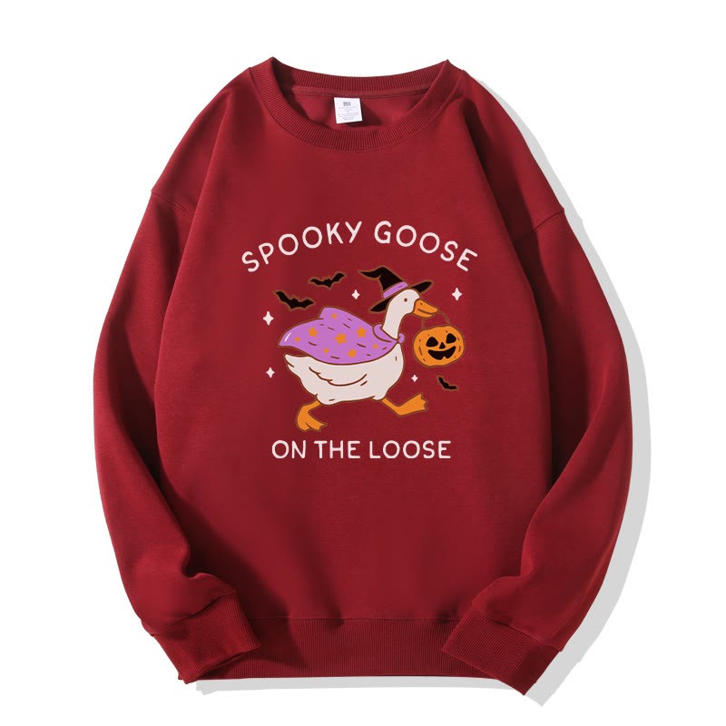 Gruselige Gans auf freiem Fuß – Hexengans mit Kürbis – Halloween-Grafik – Rundhals-Sweatshirt - Wine Red - 5XL - image 2
