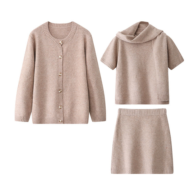 Strickoberteil, Schal, Rock, Strickjacke, vierteiliges Set - Khaki - L - image 1