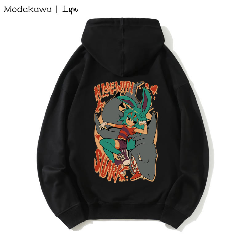 MODAKAWA X Lyn IN LOVE WITH A SHARK Lockerer Hoodie mit Bunny-Girl-Hai-Print - Black - 5XL - image 2