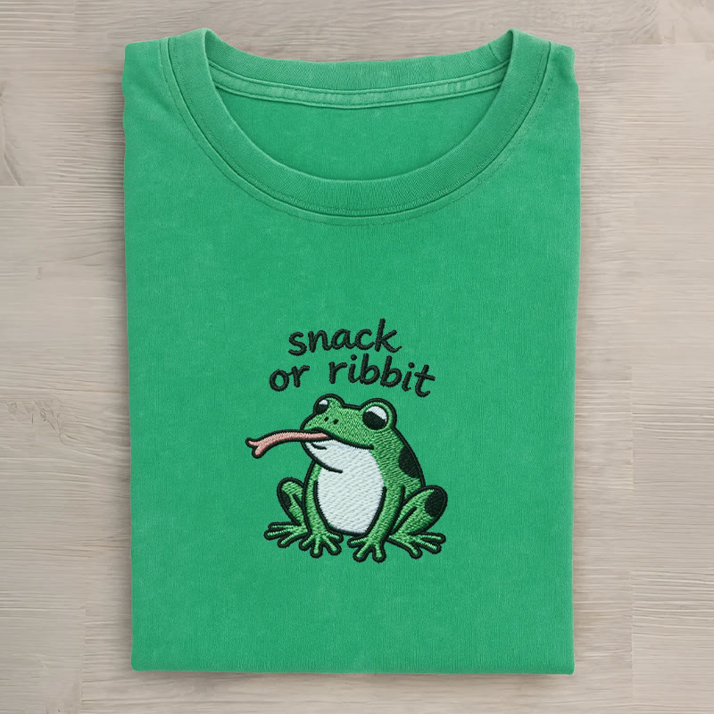 SNACK OR RIBBIT Frosch Grafik Unisex Vintage Washed T-Shirt - Green - 5XL - image 2