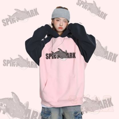 MODAKAWA SPINY SHARK Hoodie mit Grafik- Farben -Design und Fleece-Futter - image 1