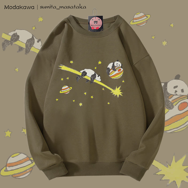 MODAKAWA X sumita_masataka Panda im Weltraum Grafik Unisex Sweatshirt - Dark Khaki - 5XL - image 1