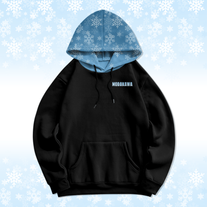 MODAKAWA Pullover-Hoodie mit Schneeflocken-Schriftzug und Allover-Print - image 3