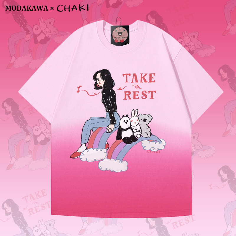 Gönn dir eine Pause! Mädchen sitzt mit Tieren auf einem Regenbogen-Grafik-Farbverlauf-T-Shirt - Pink - 4XL - image 2