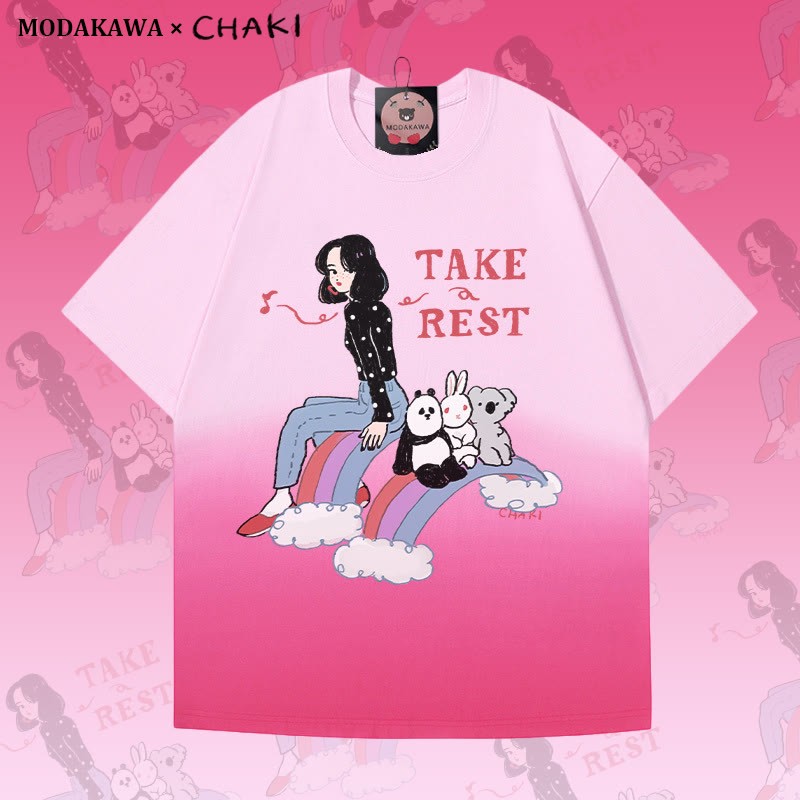 Gönn dir eine Pause! Mädchen sitzt mit Tieren auf einem Regenbogen-Grafik-Farbverlauf-T-Shirt - Pink - 4XL - image 2
