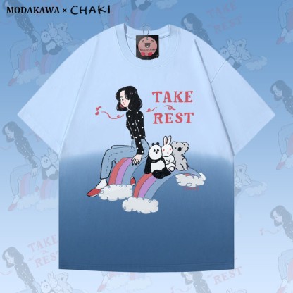 Gönn dir eine Pause! Mädchen sitzt mit Tieren auf einem Regenbogen-Grafik-Farbverlauf-T-Shirt - Blue - 4XL - image 1