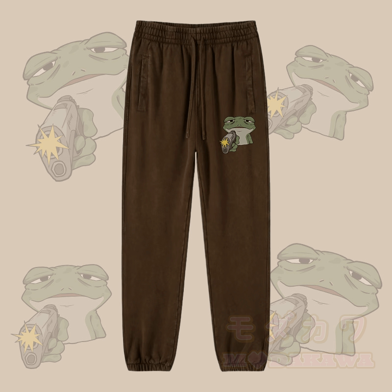 MODAKAWA Jogginghose mit Frosch-und-Pistolen-Motiv im Vintage-Look - Braun - 2XL - image 2
