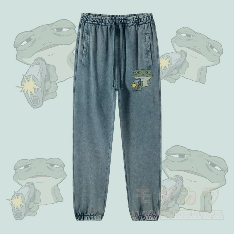 MODAKAWA Jogginghose mit Frosch-und-Pistolen-Motiv im Vintage-Look - Grün - 2XL - image 1