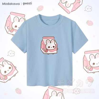 MODAKAWA X gwosti Strawbunny Milk Graphic Damen Crop-Top aus 92 % gekämmter Baumwolle - Blau - XL - image 2