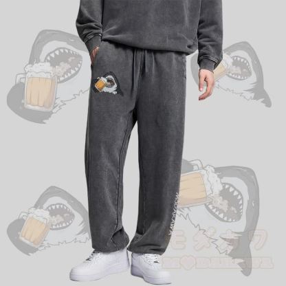 MODAKAWA Jogginghose mit Hai-Bier-Motiv im Vintage-Look - image 1