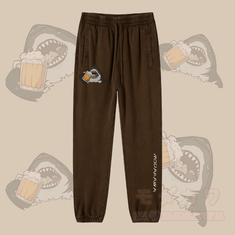 MODAKAWA Jogginghose mit Hai-Bier-Motiv im Vintage-Look - Braun - 2XL - image 4