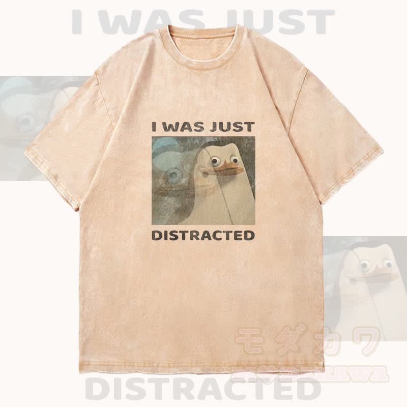 MODAKAWA ICH WAR NUR ABLENKT Pinguin-Grafik Unisex Vintage Washed T-Shirt - Aprikose - 4XL - image 2