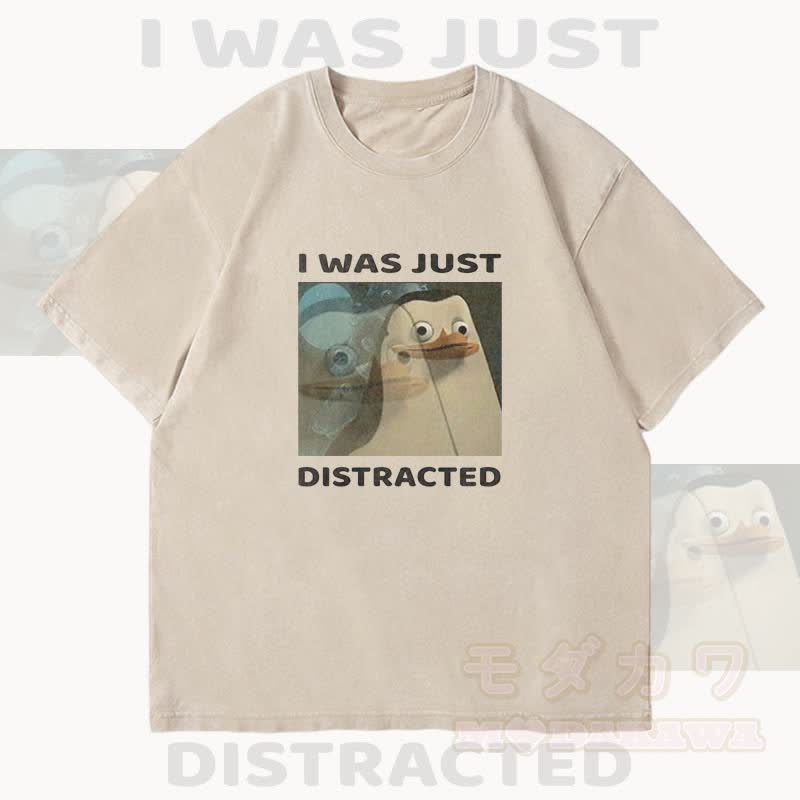 MODAKAWA ICH WAR NUR ABLENKT Pinguin-Grafik Unisex Vintage Washed T-Shirt - Beige - 4XL - image 1