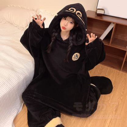 Plüsch-Kapuzen-Einteiler mit Buchstabenstickerei - image 4