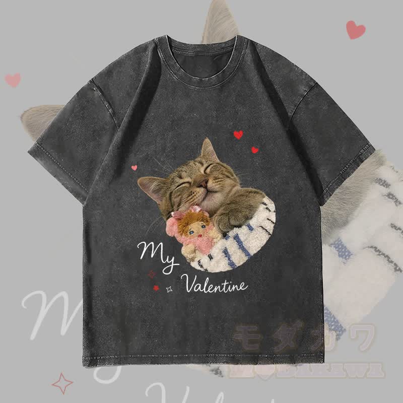MODAKAWA MY VALENTINE Niedliches Katzenmotiv Unisex Vintage Washed T-Shirt - Schwarz - 4XL - image 4