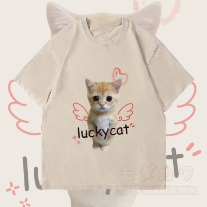 MODAKAWA LUCKY CAT Engelkatze Grafik Unisex Vintage Washed T-Shirt - Beige - 4XL - image 1
