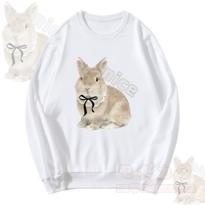 MODAKAWA NICE Unisex-Sweatshirt mit Schleifenhasen-Grafik - Weiß - 5XL - image 2