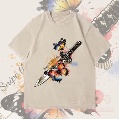 MODAKAWA Schmetterlingsschwert-Grafik Unisex Vintage Washed T-Shirt - Beige - 4XL - image 1