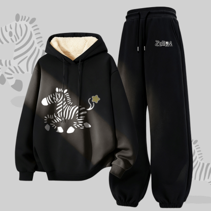 MODAKAWA Zweiteiliges Set aus Hoodie und Hose mit Zebra-Laufmotiv, dick gefüttert mit Fleece - Black - 5XL - image 4