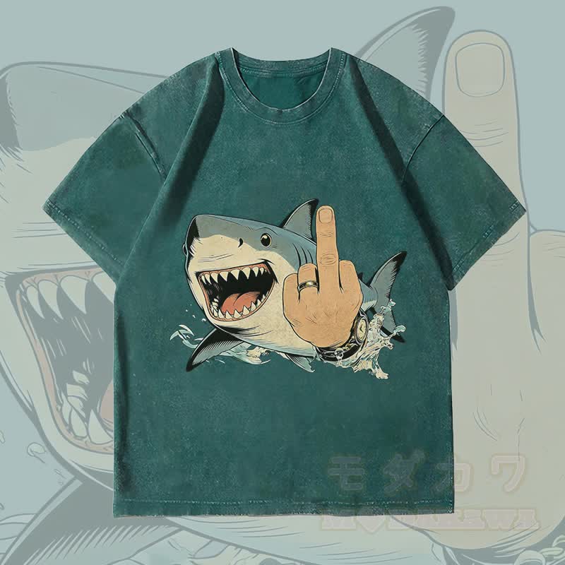 MODAKAWA Crazy Shark Grafik Unisex Vintage Washed T-Shirt - Dunkelgrün - 4XL - image 1