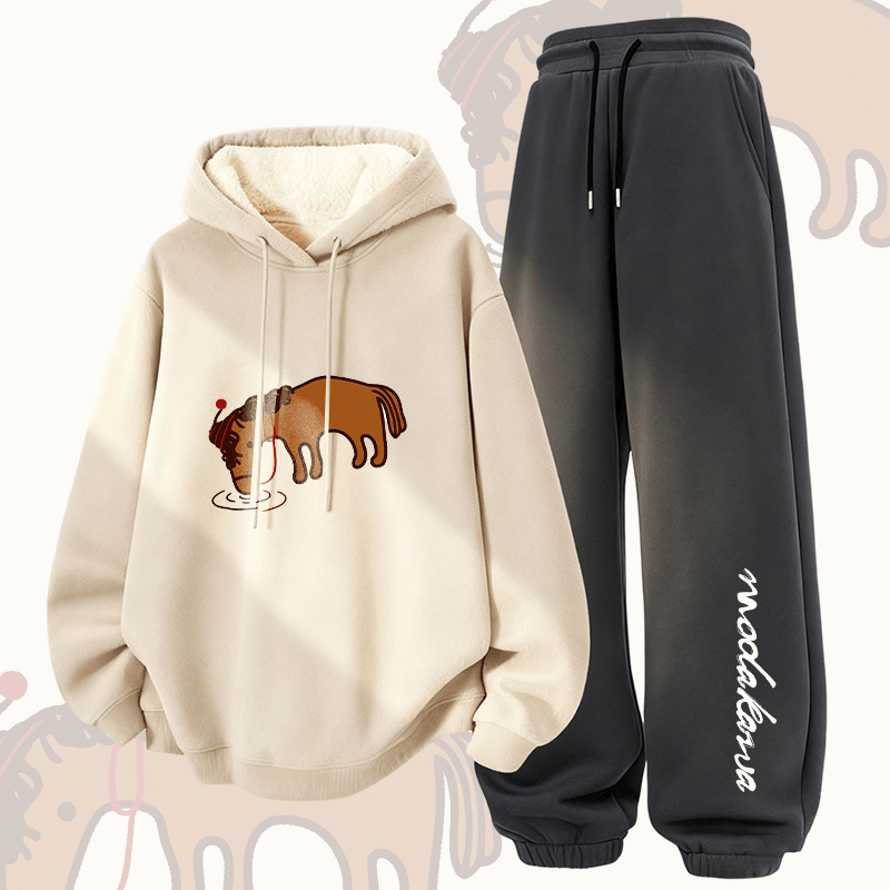 MODAKAWA Thirsty Horse Grafik-Set aus dick gefüttertem Fleece mit Kapuze und Hose, zweiteilig - Apricot&Dark Grey - 5XL - image 1