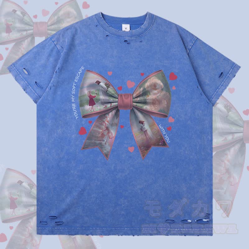 MODAKAWA YOU'RE MY SOFT ESCAPE Bow Graphic Ripped T-shirt - Blau - 2XL - image 2