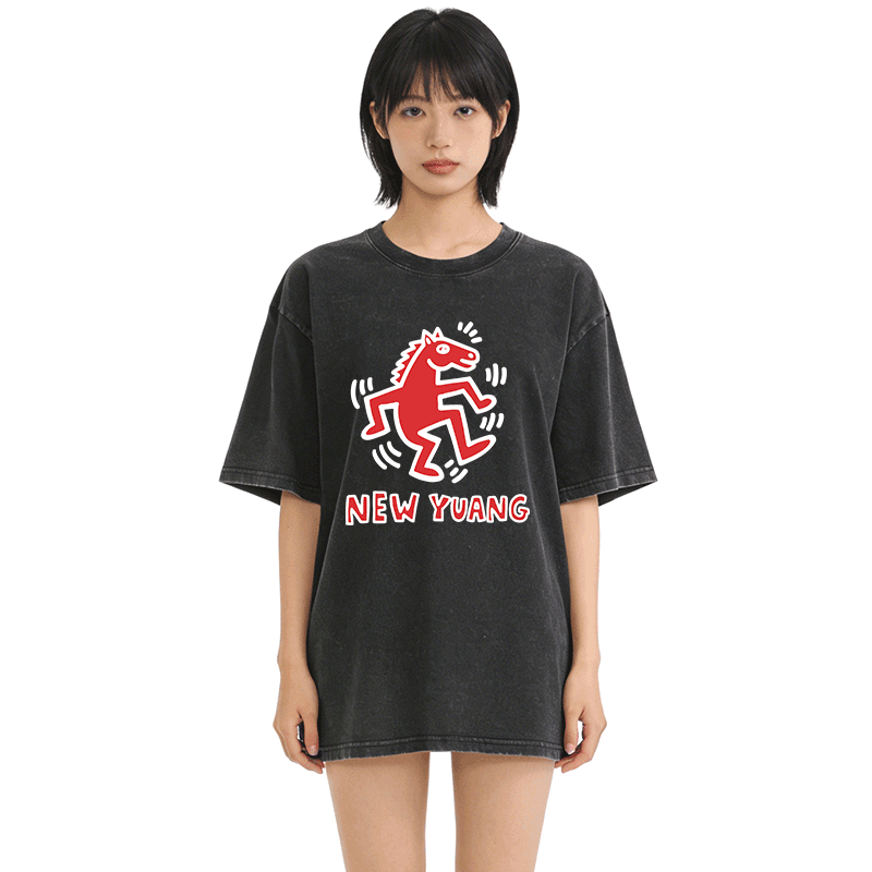 NEUES YUANG Pferde-Grafik Modakawa Unisex Vintage Washed T-Shirt - image 2