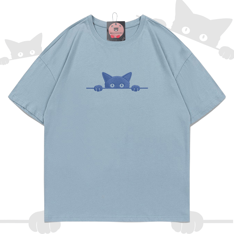 Modakawa Baumwoll-T-Shirt mit niedlicher Katzenstickerei - Dusty Blue - 5XL - image 3