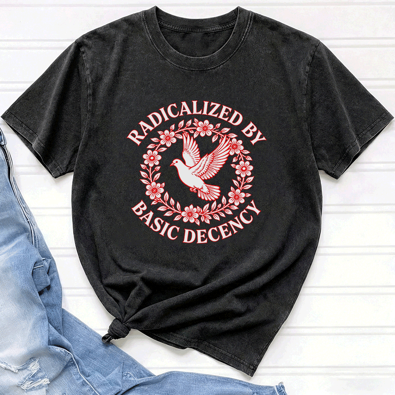 RADIKALISIERT DURCH GRUNDLEGENDE ANSTÄNDIGKEIT Taubengrafik Modakawa Vintage Washed 100% Baumwoll-T-Shirt - image 1