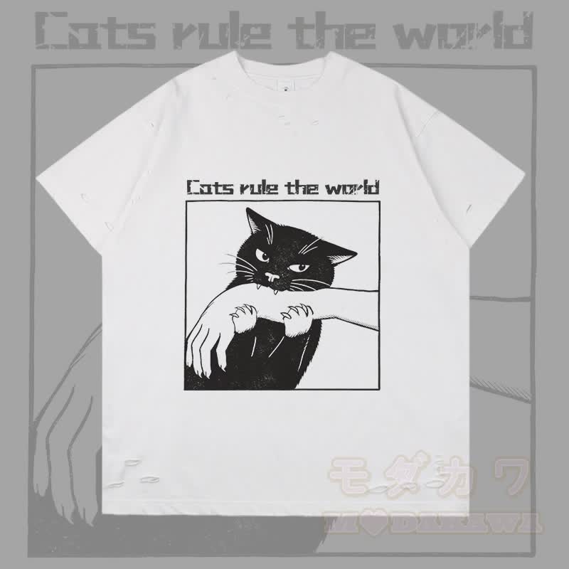 Katzen regieren die Welt – Modakawa T-Shirt mit schwarzer Katzengrafik und Rissen - Weiß - 2XL - image 4