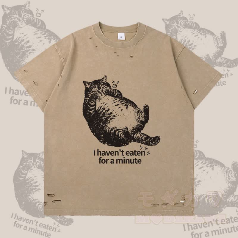 Ich habe seit einer Minute nichts gegessen – Modakawa T-Shirt mit Katzenmotiv und Rissen - Braun - 2XL - image 1