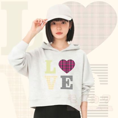 Modakawa Cropped Cotton Hoodie mit LOVE-Schriftzug - image 1