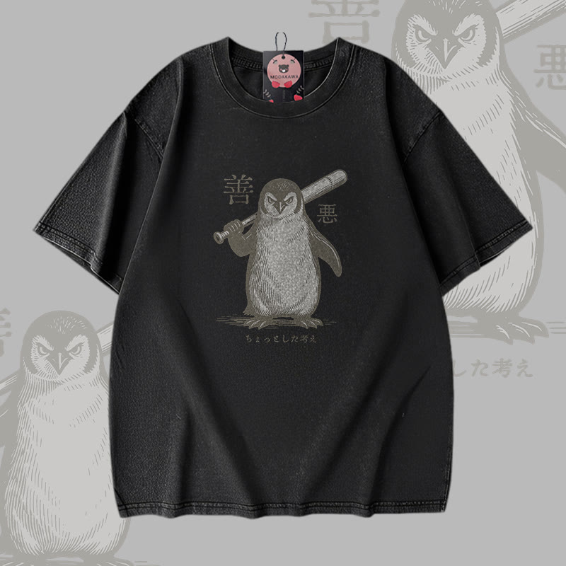 Modakawa Vintage-T-Shirt aus 100 % Baumwolle mit Pinguin-Baseballschläger-Motiv, gewaschen - Black - 5XL - image 2