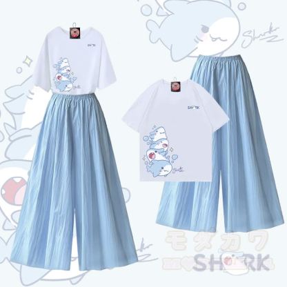 MODAKAWA X atka Sharks Graphic 100% Baumwolle T-Shirt und weite Hose Zweiteiliges Set - Weiß & Blau - XL - image 1