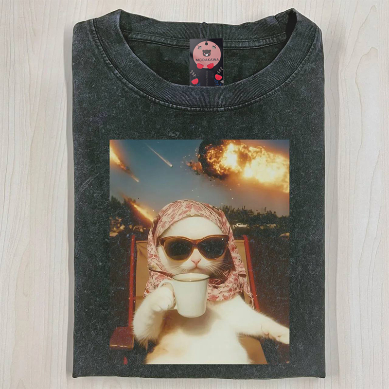 Modakawa Unisex Vintage Washed T-Shirt mit Katzenmotiv - image 1