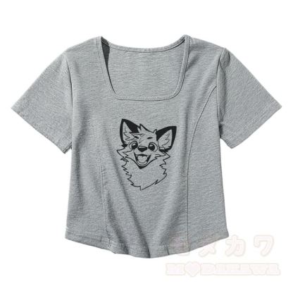 MODAKAWA X atka Lustiges Fuchs-T-Shirt mit eckigem Ausschnitt, Gürtel und passendem Faltenrock - Graues T-Shirt - 2XL - image 3