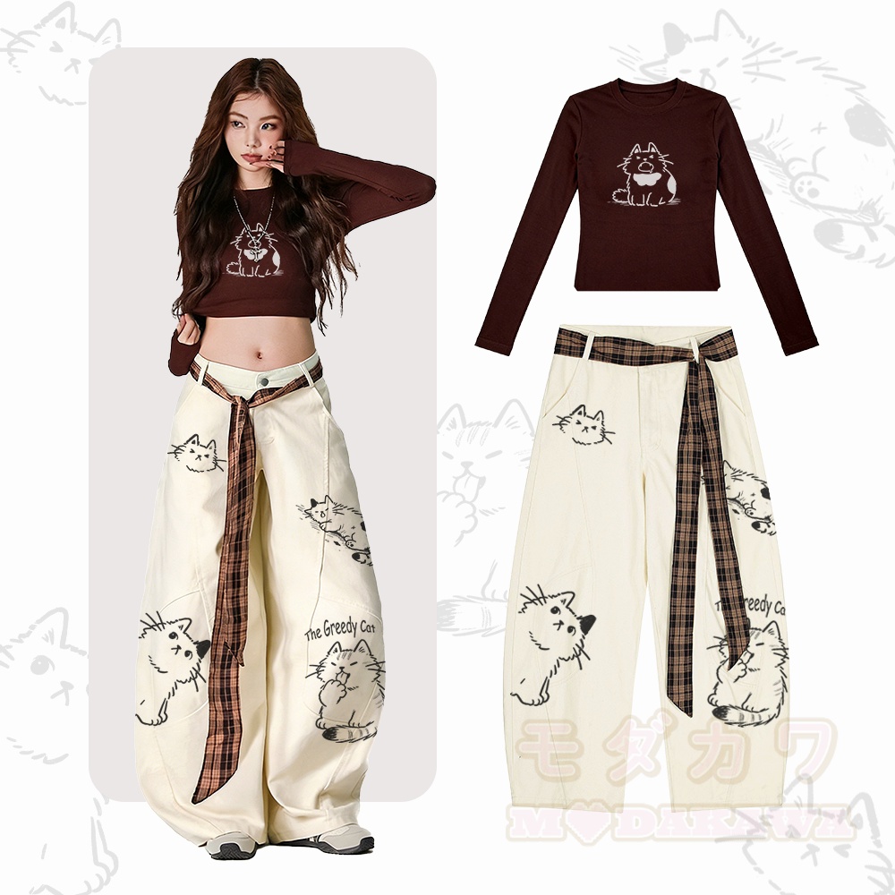 Zweiteiliges Set von Modakawa: Figurbetontes Langarm-Baselayer-Top mit Katzenmotiv, locker sitzende Retro-Jeans mit weitem Bein - Satz B - XL - image 2