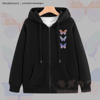 MODAKAWA X juliasadowskadesigns Kapuzenpullover mit Schmetterlingsgrafik und Reißverschluss - Schwarz - 5XL - image 3