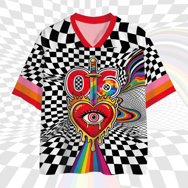 Regenbogen-T-Shirt aus Mesh-Jersey mit Schachbrettmuster und Zahlenmotiv des Heiligen Herzens - image 2