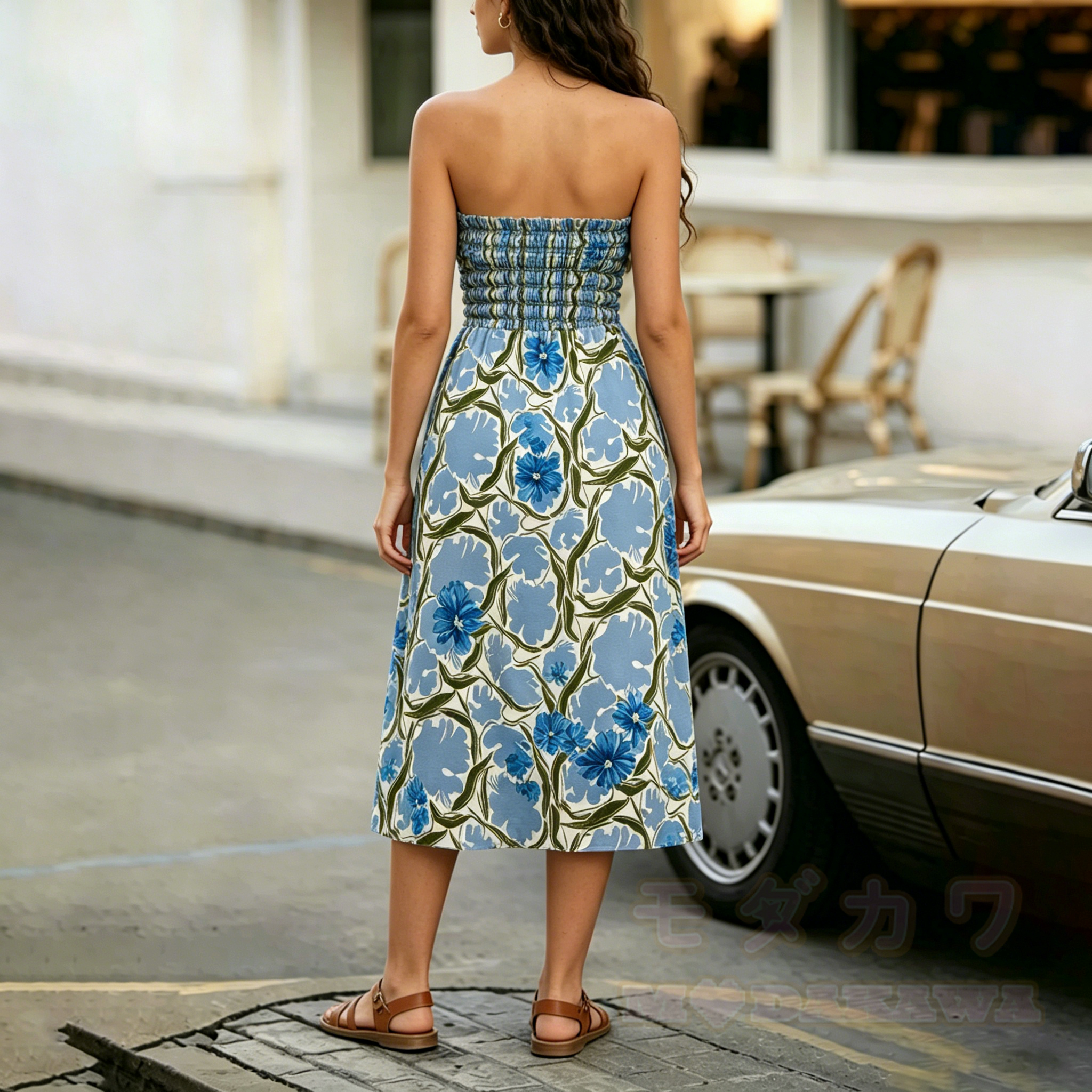 2-in-1-Kleid in Blau mit Blumenmuster, gerafft und trägerlos, Midi-Länge - image 4