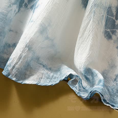Lagen-Maxikleid im Batik-Look für den Strand - image 2