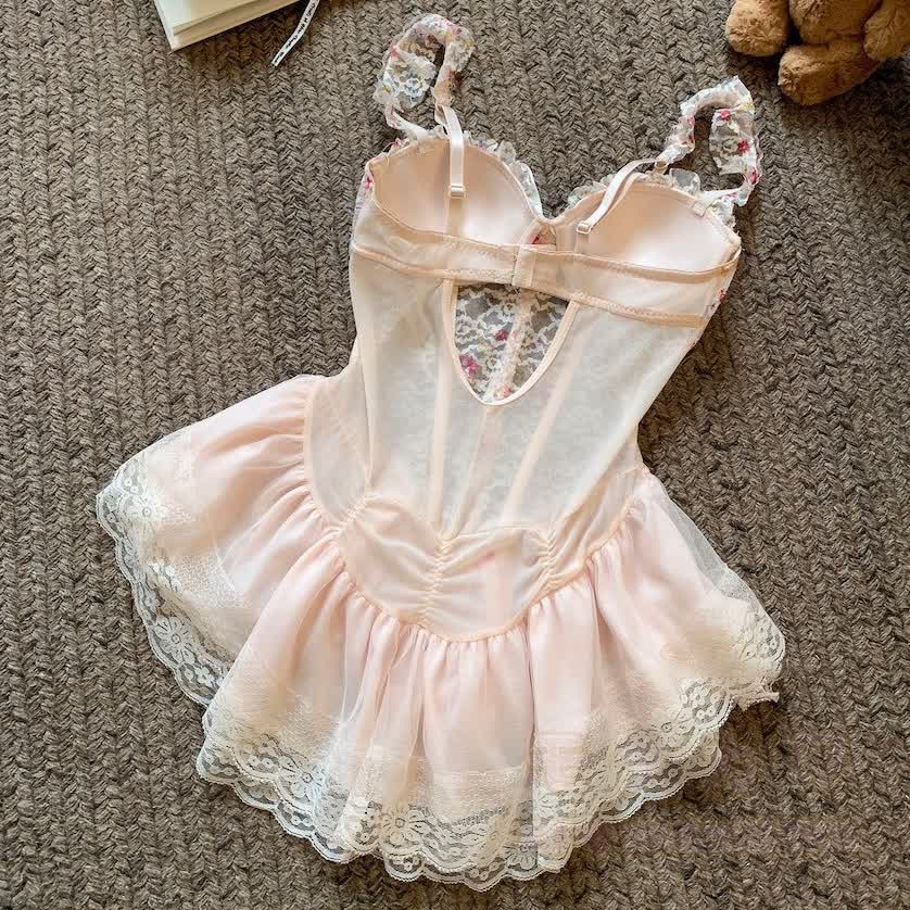 Damen-Korsettkleid aus floraler Spitze mit Rüschen und kokettem Rüschenbustier - image 6