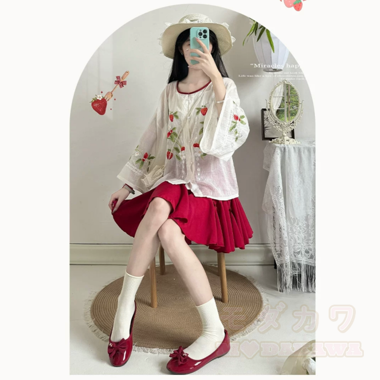 Hanfu-Set mit Erdbeerstickerei: Zweiteiliges Set aus Oberteil und Rock - image 7